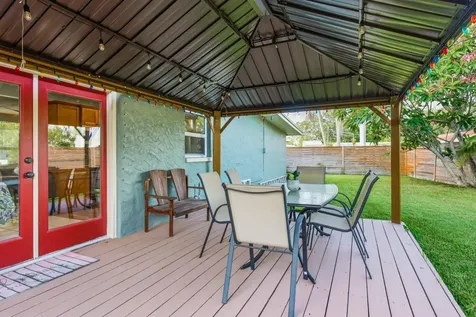 3280 56th Way N St Petersburg FL 33710