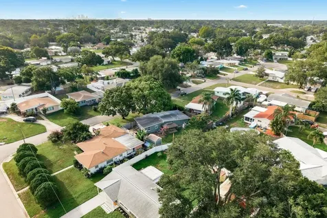 3280 56th Way N St Petersburg FL 33710