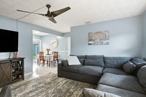 3280 56th Way N St Petersburg FL 33710