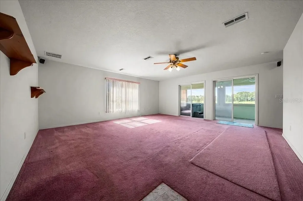 206 Malauka Radial Ocklawaha FL 32179
