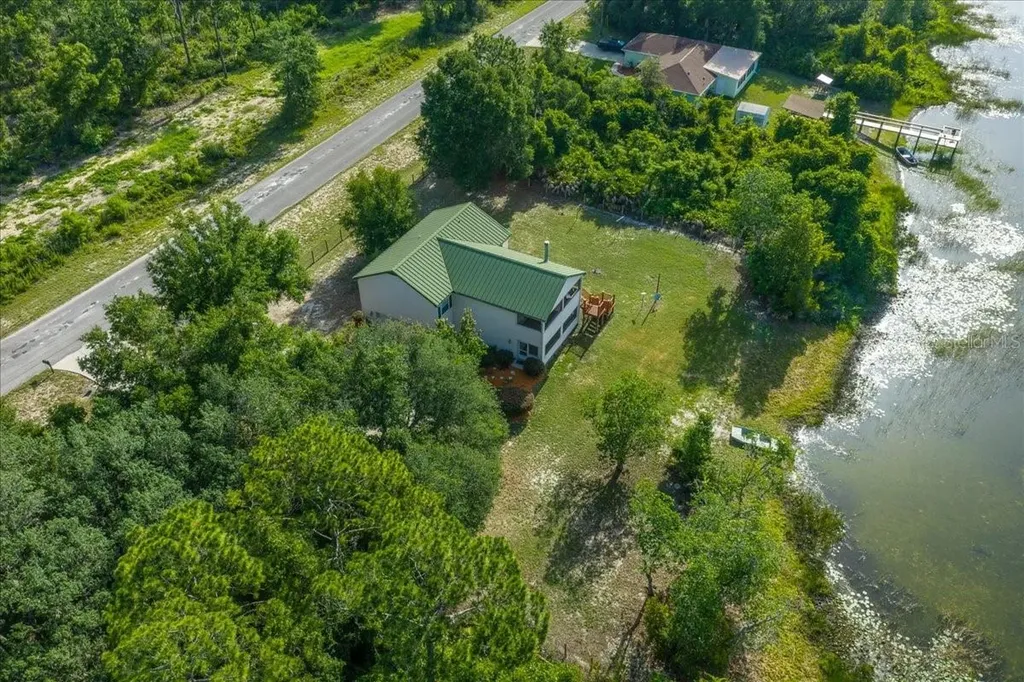 206 Malauka Radial Ocklawaha FL 32179