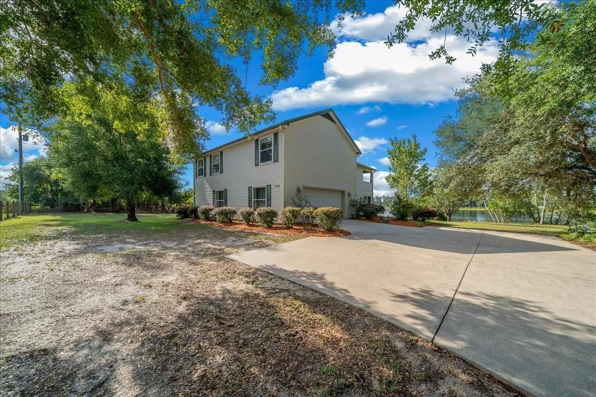 206 Malauka Radial Ocklawaha FL 32179