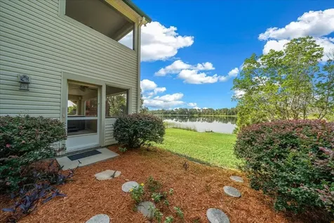 206 Malauka Radial Ocklawaha FL 32179