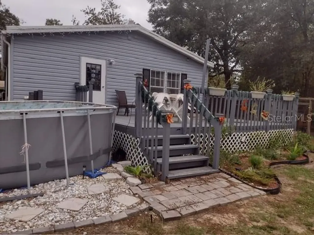 9070 SE 196th Terrace Ocklawaha FL 32179