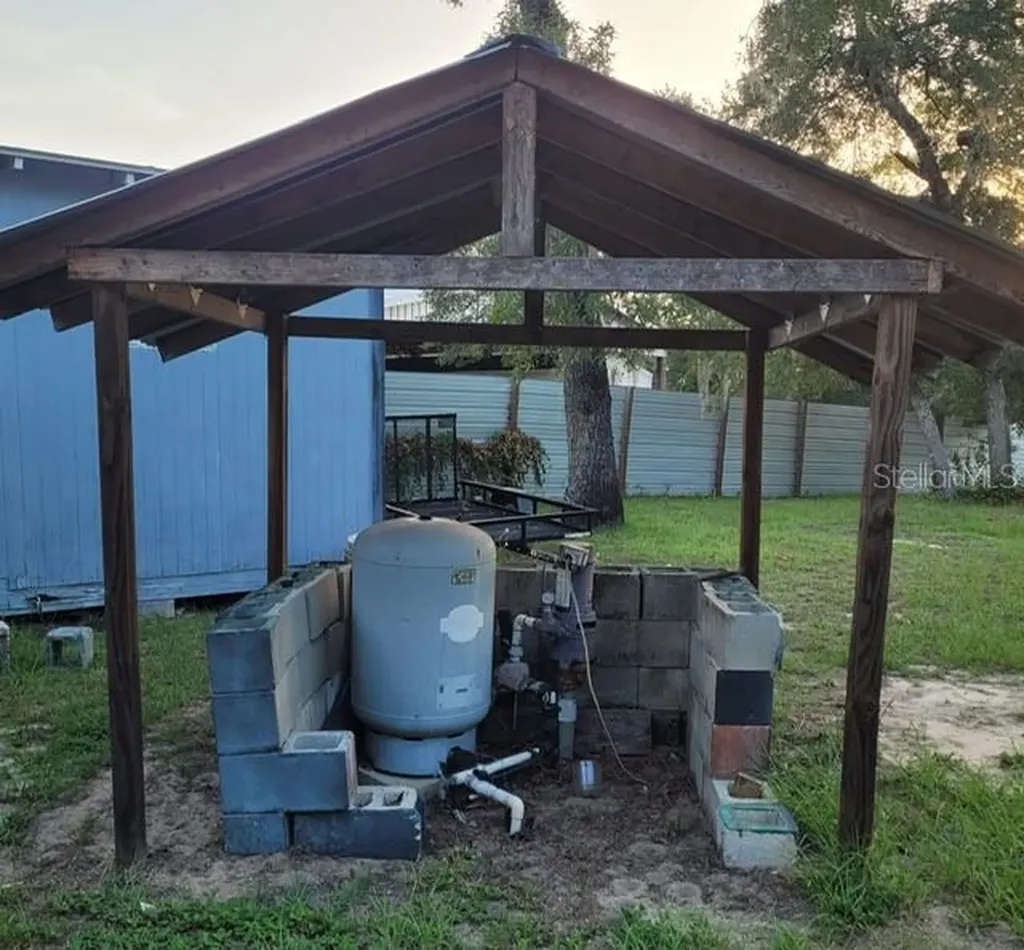 9070 SE 196th Terrace Ocklawaha FL 32179