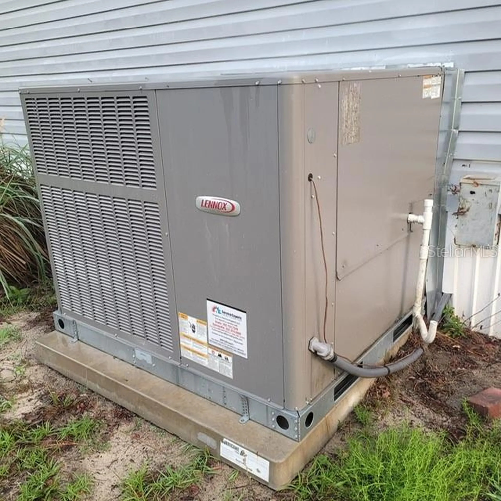 9070 SE 196th Terrace Ocklawaha FL 32179