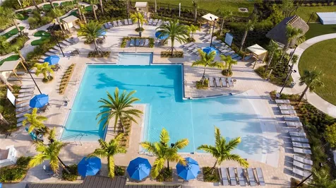218 Ocean Course Avenue Davenport FL 33896