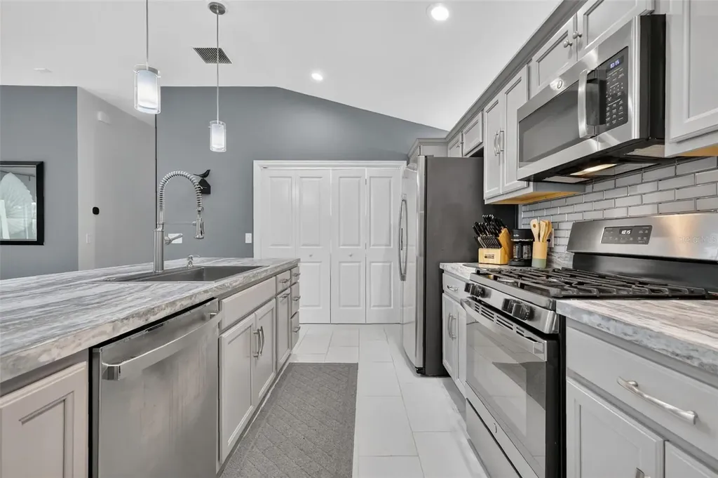 6033 Tompkins Street The Villages FL 32163