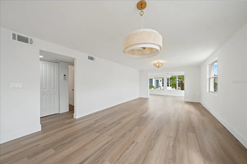 683 Spanish Drive S Longboat Key FL 34228
