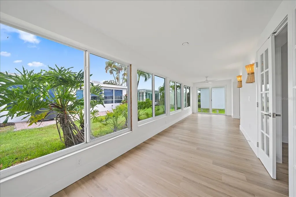 683 Spanish Drive S Longboat Key FL 34228
