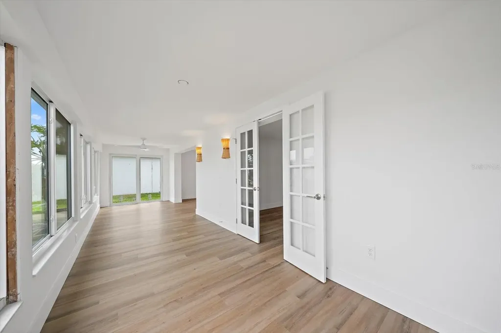 683 Spanish Drive S Longboat Key FL 34228