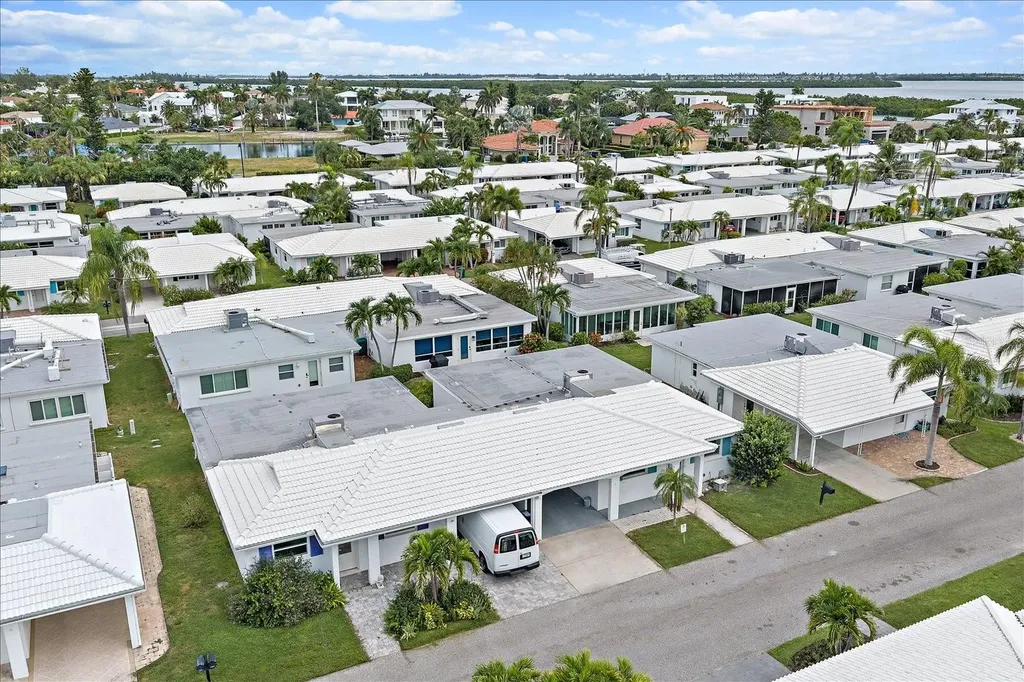 683 Spanish Drive S Longboat Key FL 34228