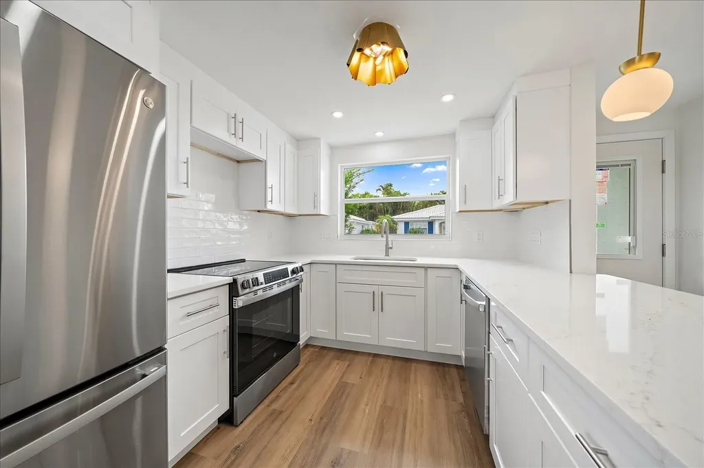 683 Spanish Drive S Longboat Key FL 34228