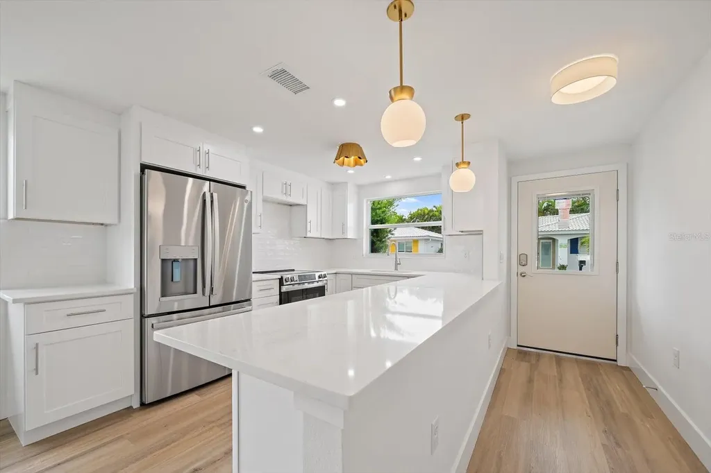 683 Spanish Drive S Longboat Key FL 34228