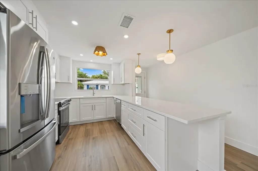 683 Spanish Drive S Longboat Key FL 34228