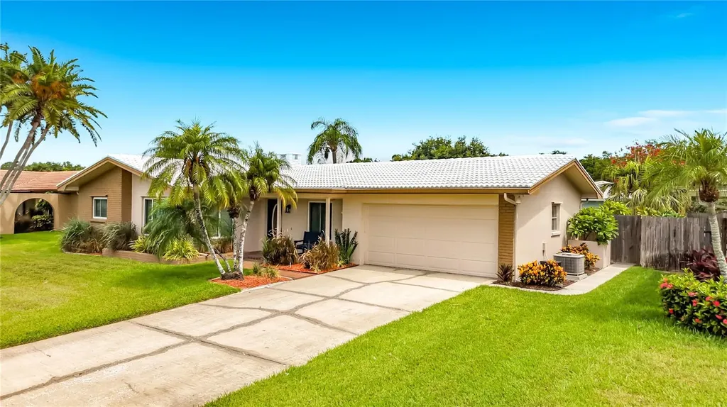 2178 Waterside Drive Clearwater FL 33764