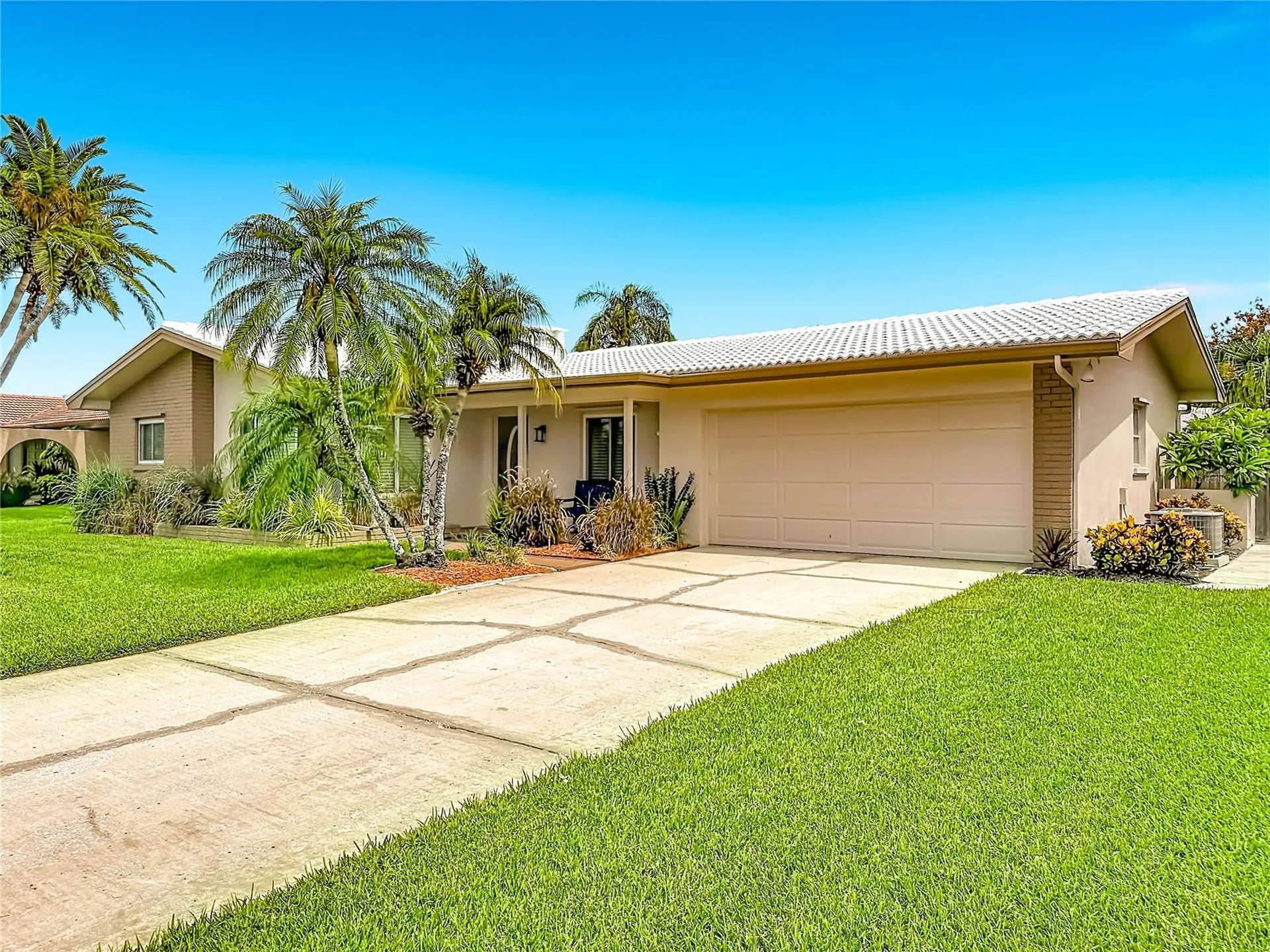 2178 Waterside Drive Clearwater FL 33764