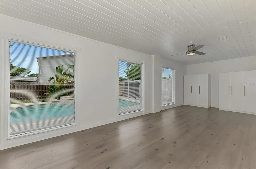 2136 Brueckner Drive Sarasota FL 34231
