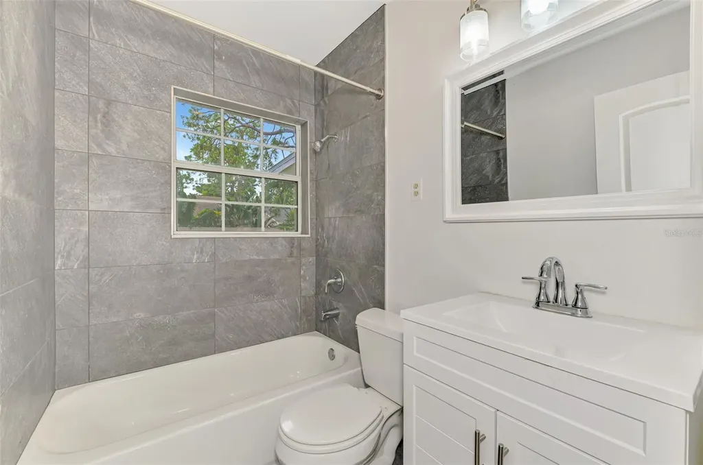 2136 Brueckner Drive Sarasota FL 34231