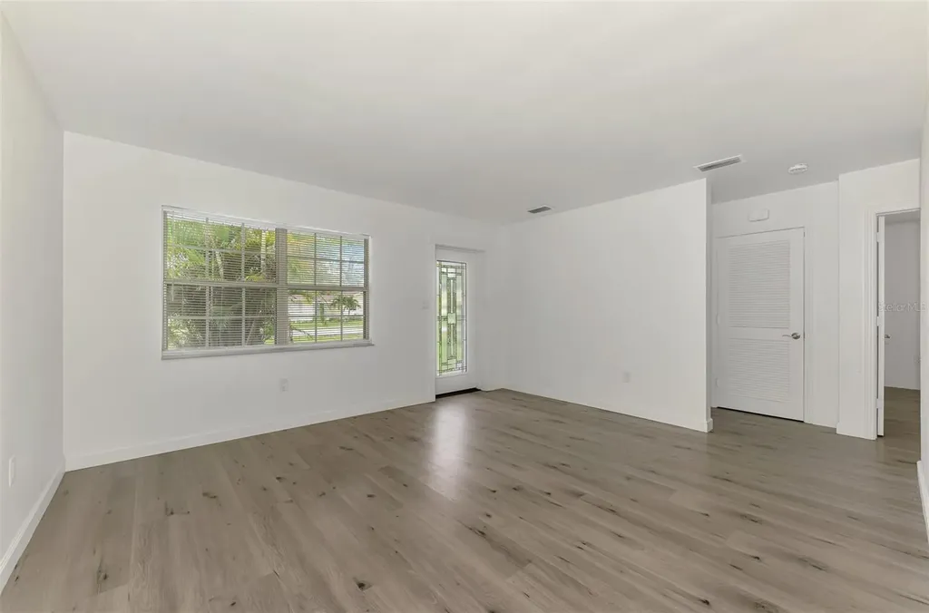 2136 Brueckner Drive Sarasota FL 34231