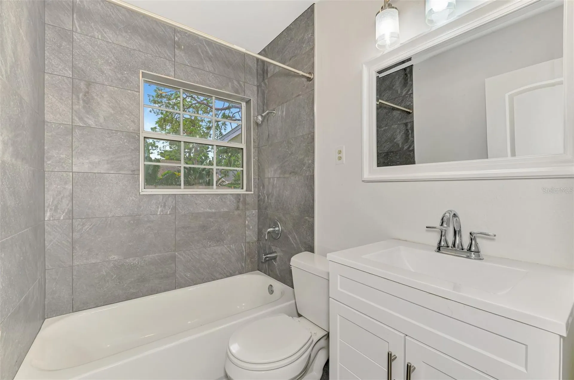 2136 Brueckner Drive Sarasota FL 34231