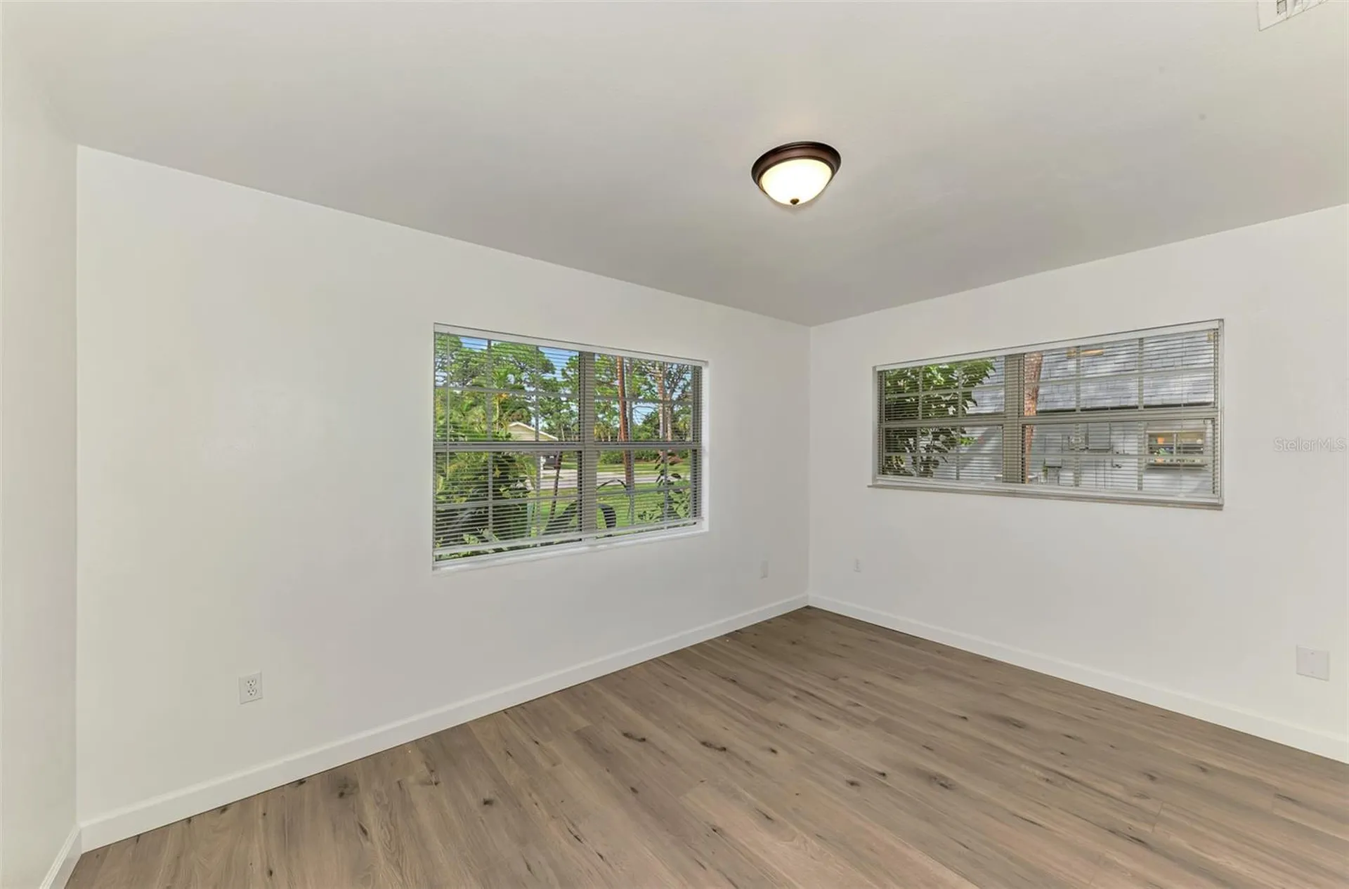 2136 Brueckner Drive Sarasota FL 34231