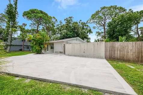 2136 Brueckner Drive Sarasota FL 34231