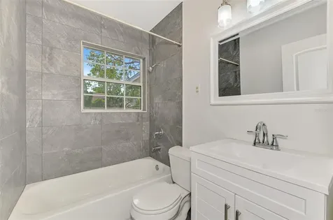 2136 Brueckner Drive Sarasota FL 34231