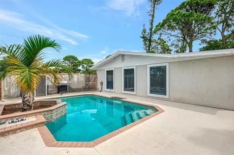 2136 Brueckner Drive Sarasota FL 34231