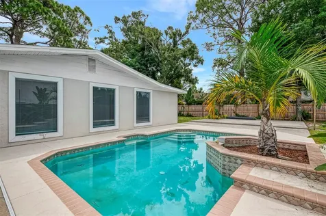2136 Brueckner Drive Sarasota FL 34231