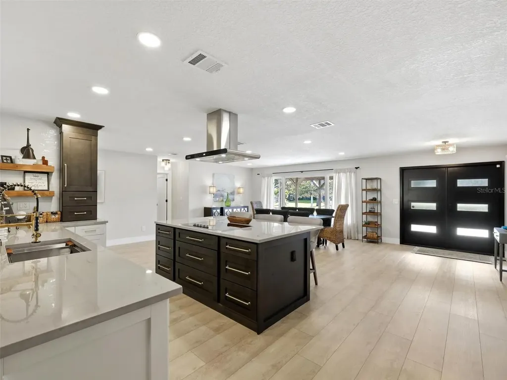 1029 Bal Harbour Drive Apollo Beach FL 33572