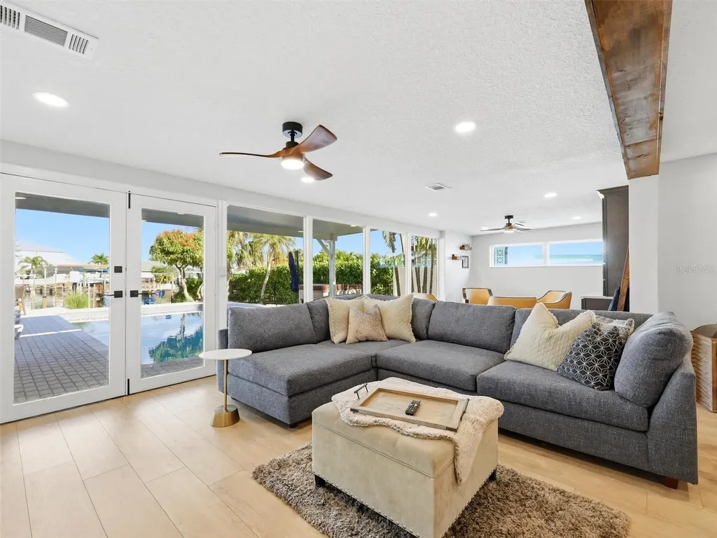 1029 Bal Harbour Drive Apollo Beach FL 33572