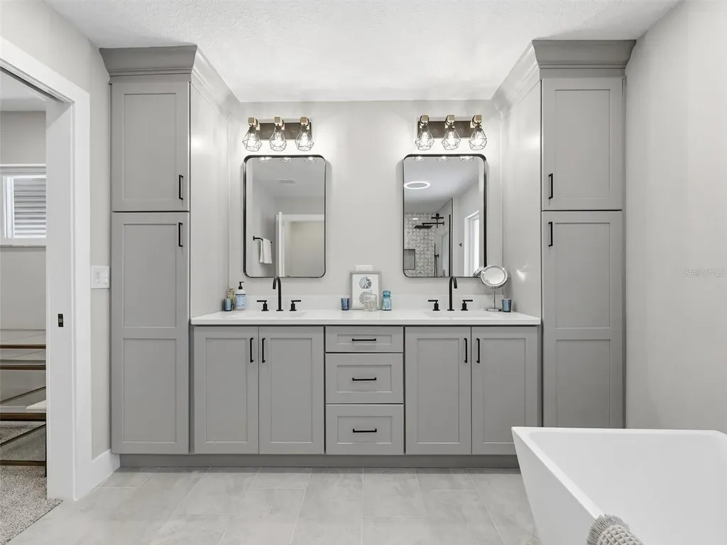1029 Bal Harbour Drive Apollo Beach FL 33572