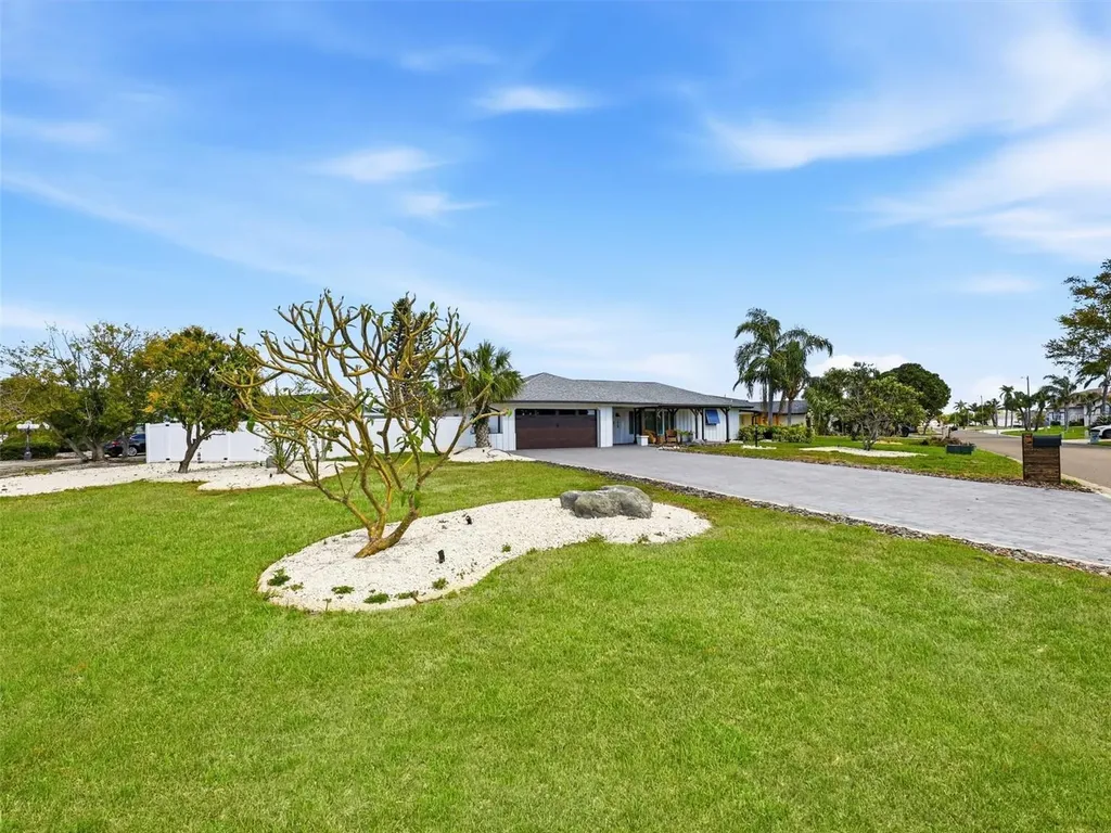 1029 Bal Harbour Drive Apollo Beach FL 33572