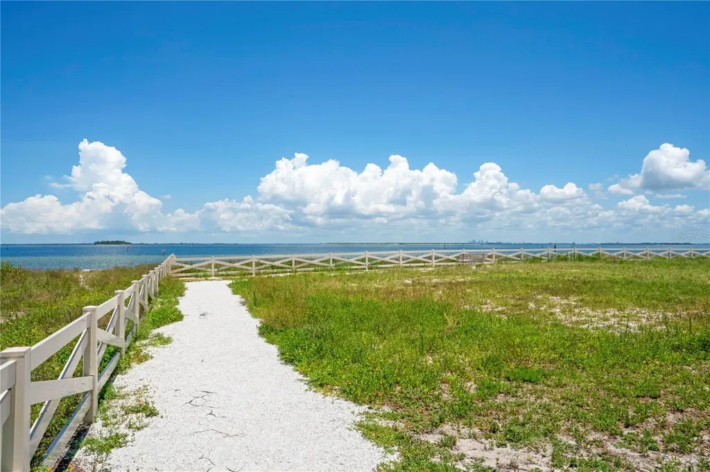 1029 Bal Harbour Drive Apollo Beach FL 33572