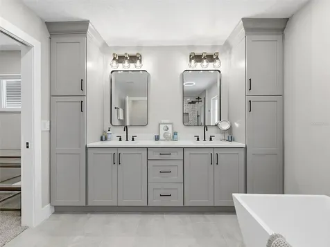 1029 Bal Harbour Drive Apollo Beach FL 33572