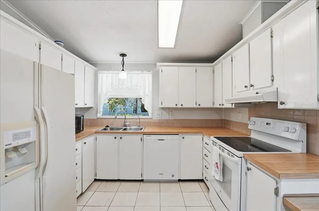 8514 Monarch Place Palmetto FL 34221