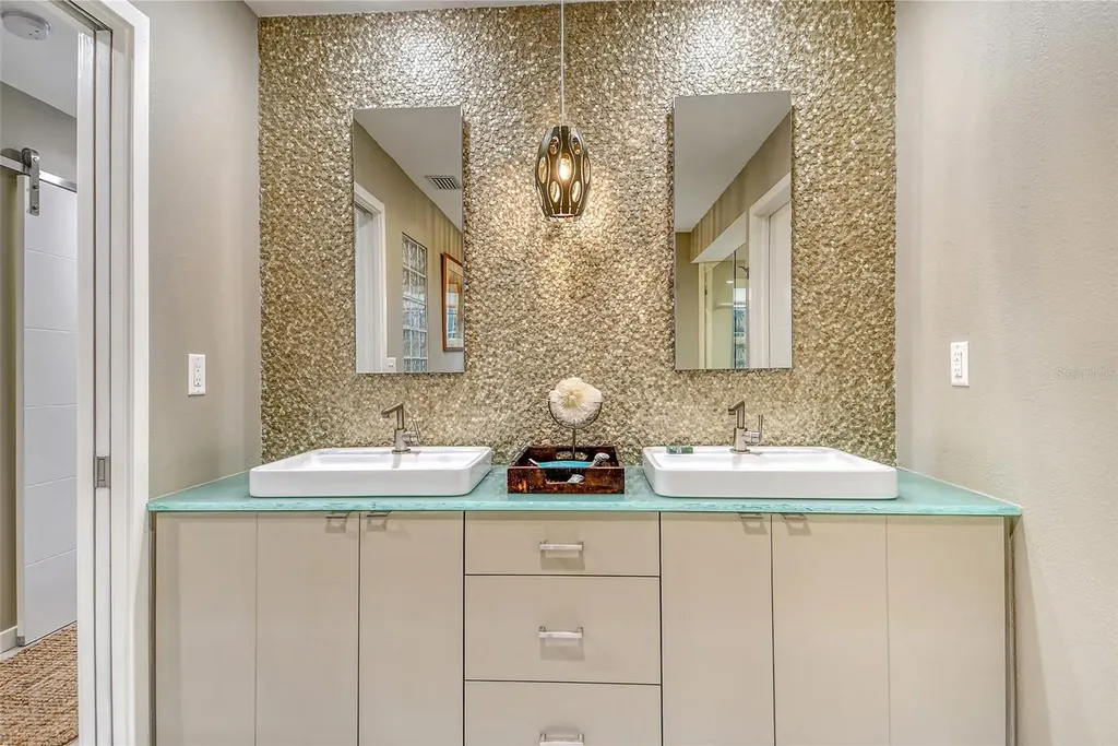 3427 Winding Oaks Drive Longboat Key FL 34228