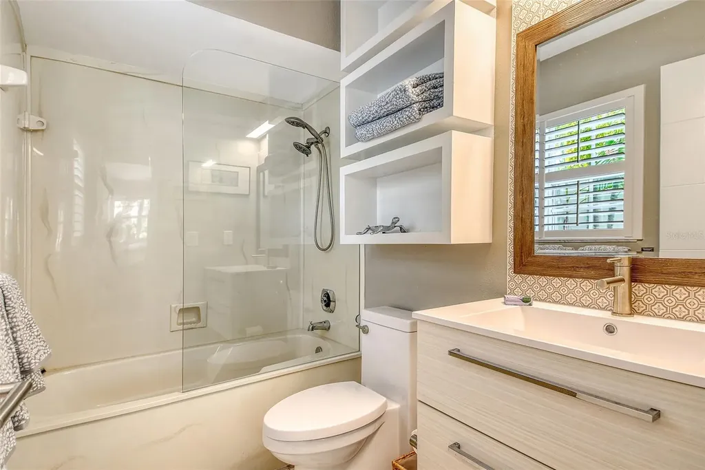 3427 Winding Oaks Drive Longboat Key FL 34228