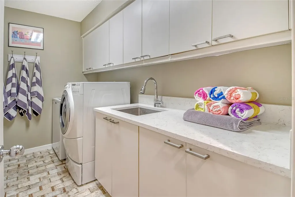 3427 Winding Oaks Drive Longboat Key FL 34228