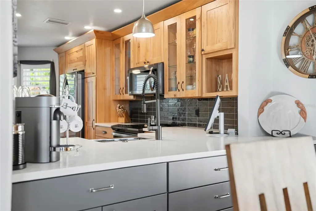 732 Lighthouse Drive Tarpon Springs FL 34689