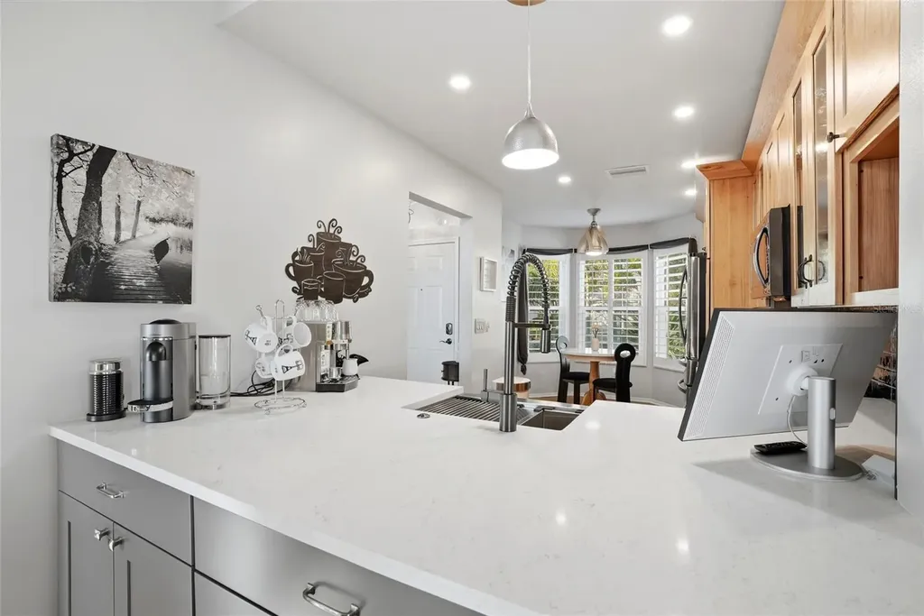 732 Lighthouse Drive Tarpon Springs FL 34689