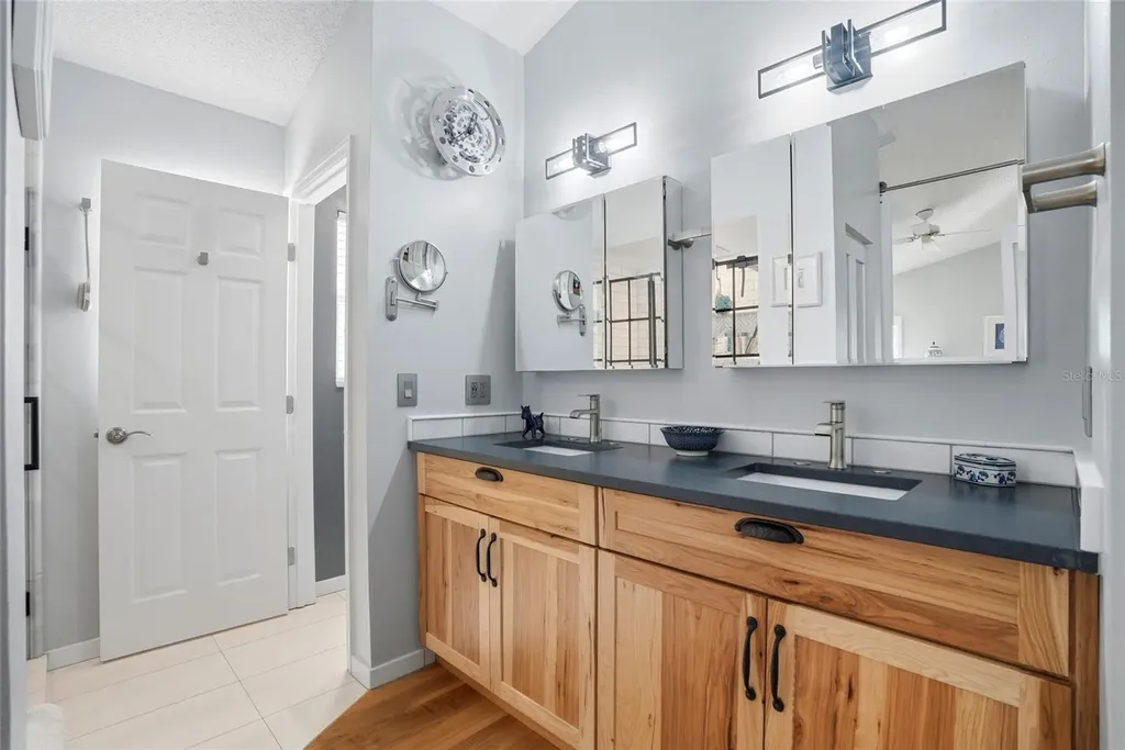 732 Lighthouse Drive Tarpon Springs FL 34689