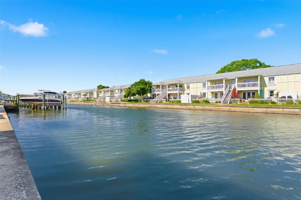 5005 Coquina Key Drive SE St Petersburg FL 33705