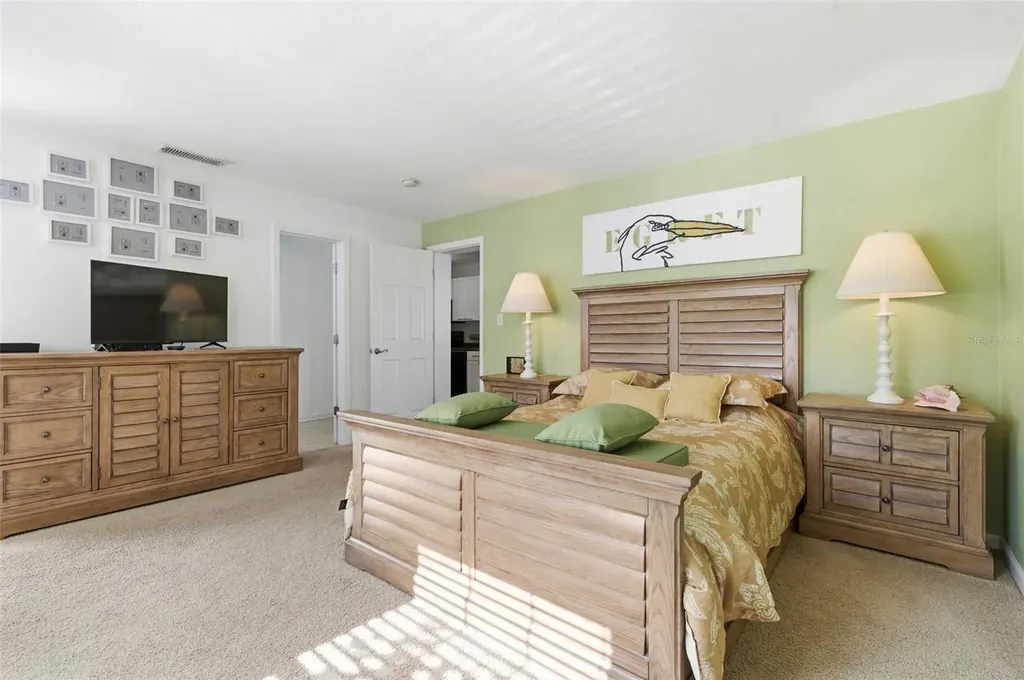 5005 Coquina Key Drive SE St Petersburg FL 33705