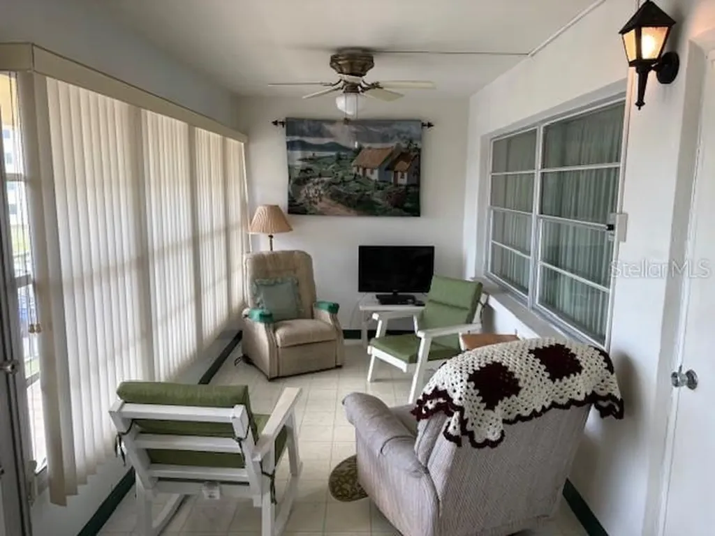 4700 Cove Circle St Petersburg FL 33708