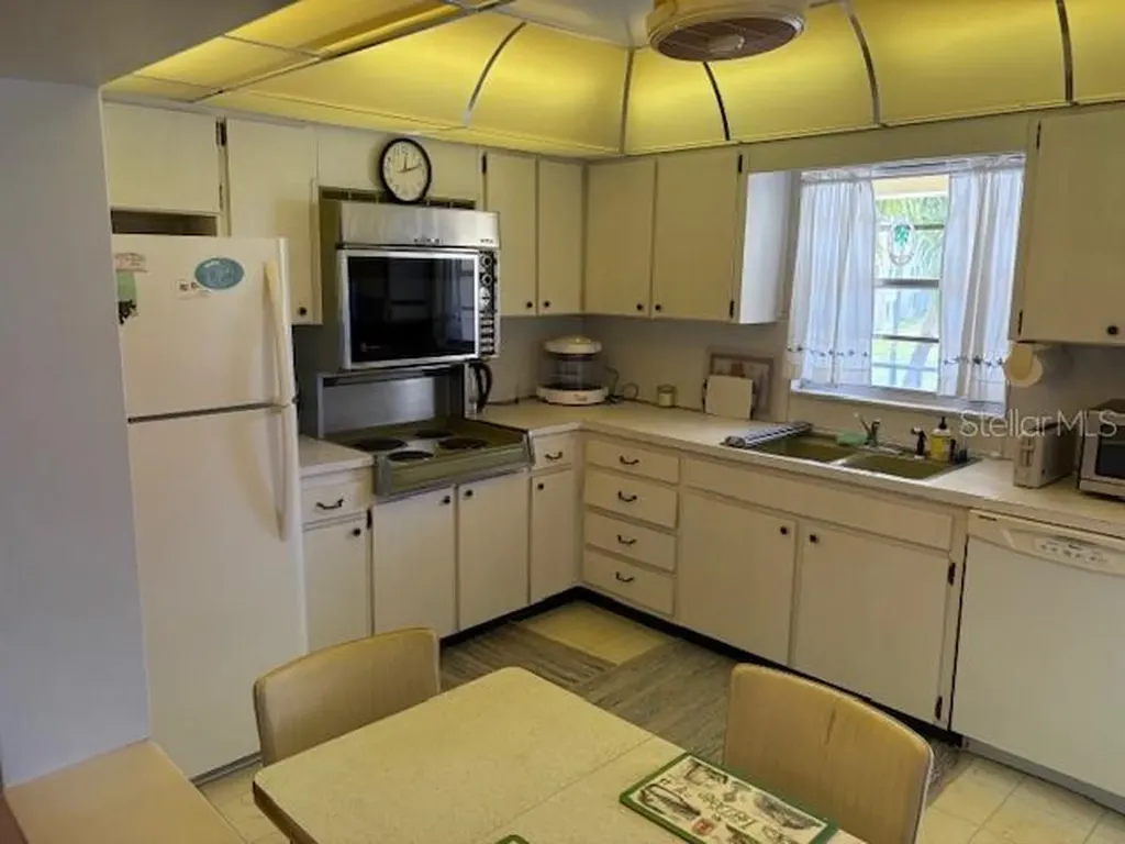 4700 Cove Circle St Petersburg FL 33708