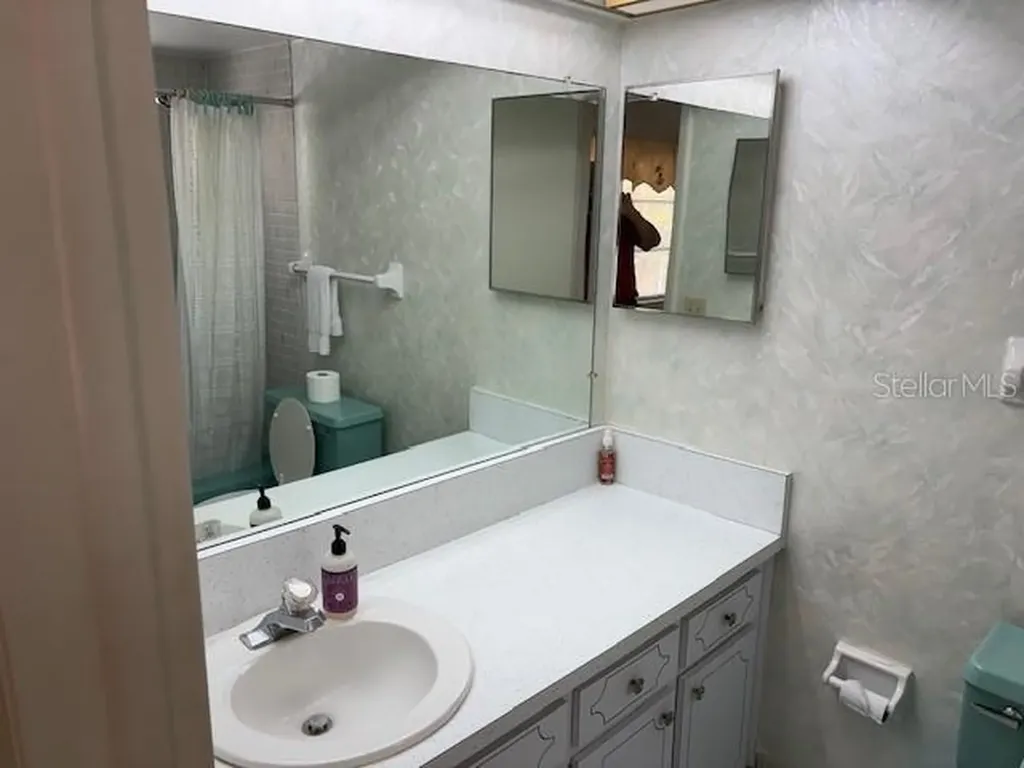 4700 Cove Circle St Petersburg FL 33708