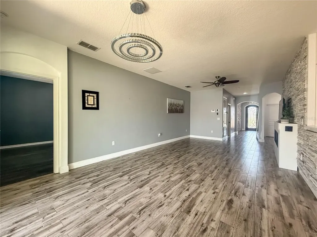 2911 Orange Haven Way Kissimmee FL 34746