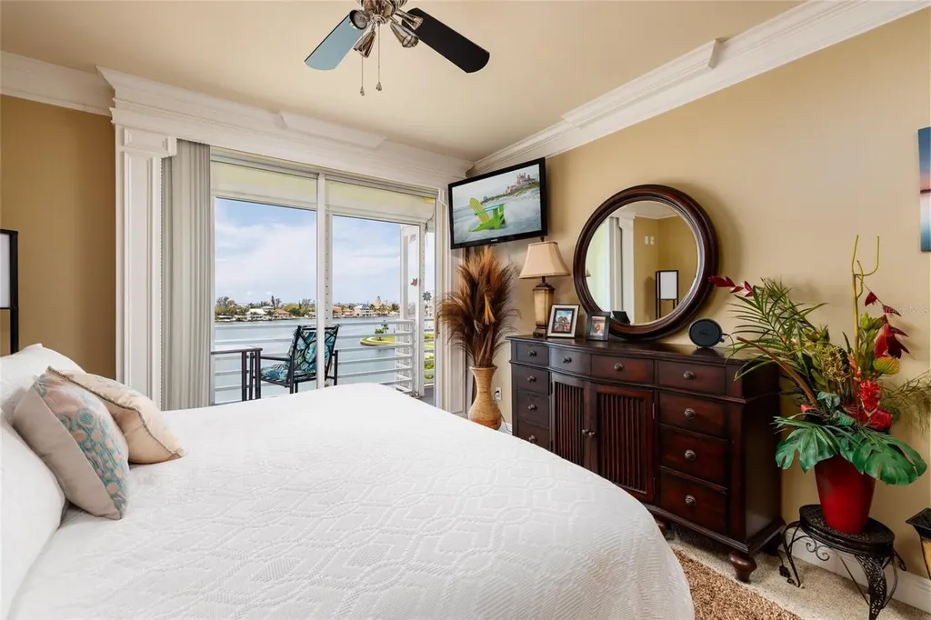 7862 Sailboat Key Boulevard S South Pasadena FL 33707